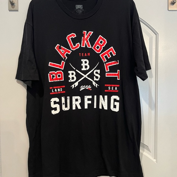 Shirts Black Belt Surfing Black And Red Graphic Tshirt Guc Poshmark